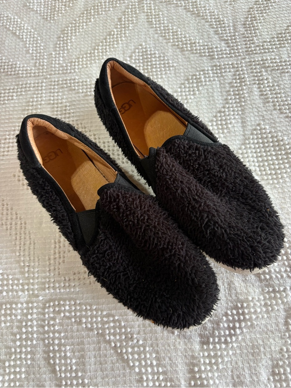 Black UGG Ricci slip on fuzzy sneakers size 9 Boho Y2K